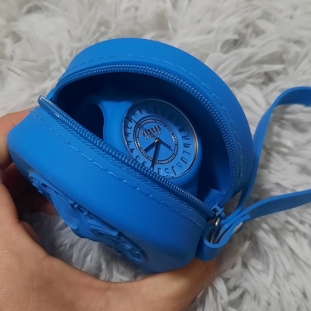 VERSUS by VERSACE Silicone Watch and Zippered Case - Picture 8 of 8